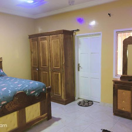 Awamuulamin Manneh Guest House Abuko Esterno foto
