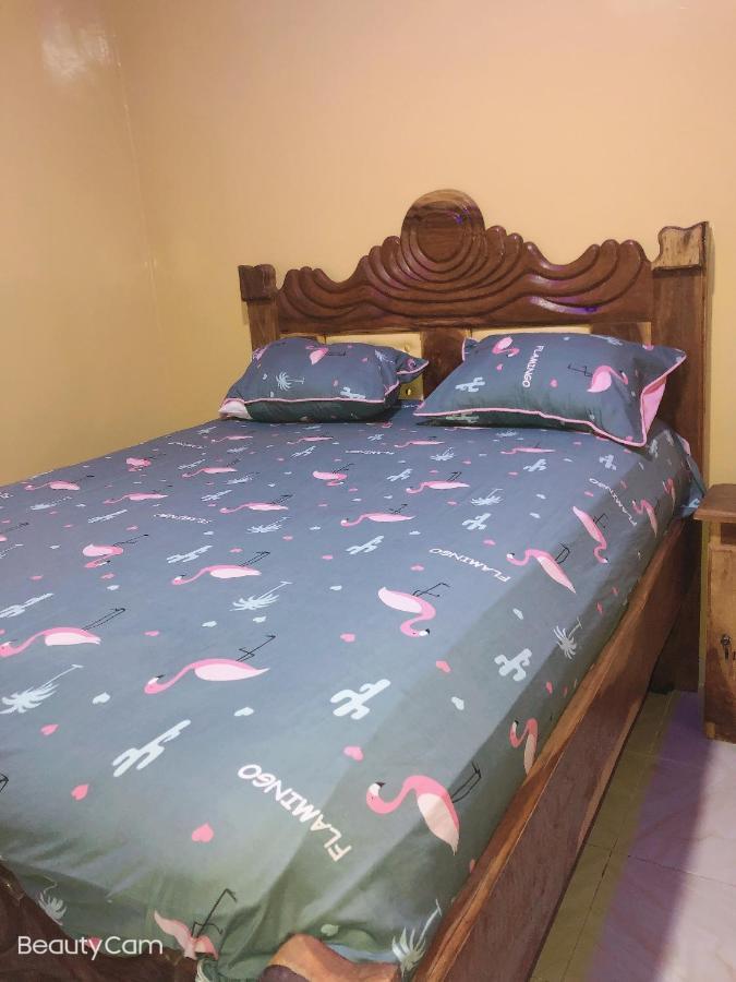 Awamuulamin Manneh Guest House Abuko Esterno foto