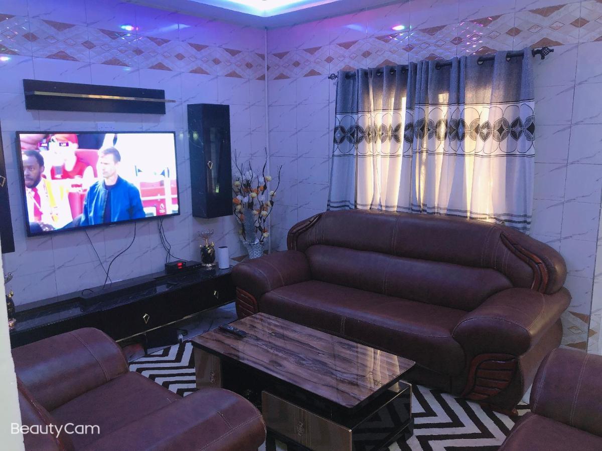 Awamuulamin Manneh Guest House Abuko Esterno foto