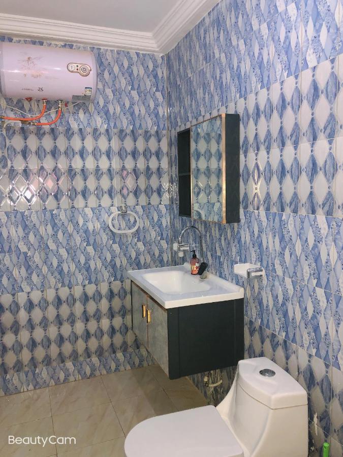 Awamuulamin Manneh Guest House Abuko Esterno foto