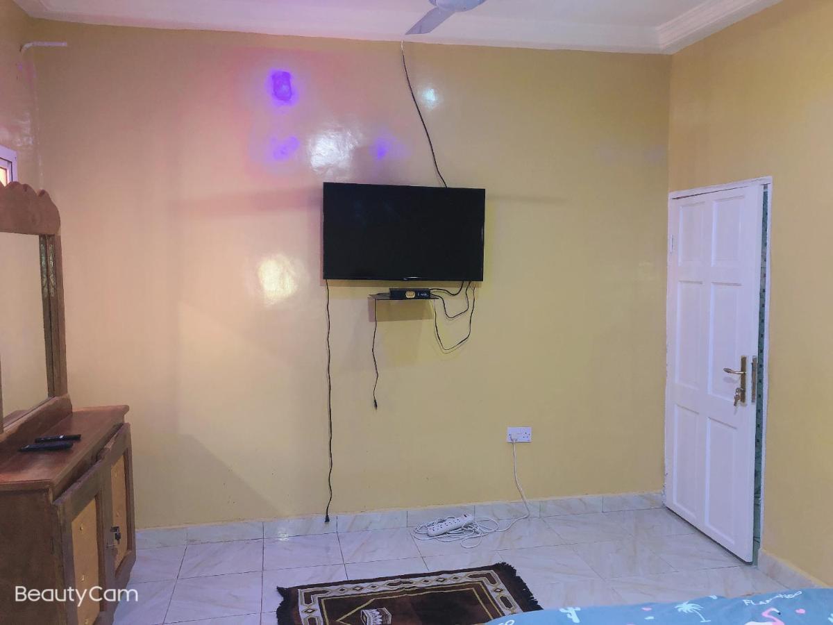 Awamuulamin Manneh Guest House Abuko Esterno foto