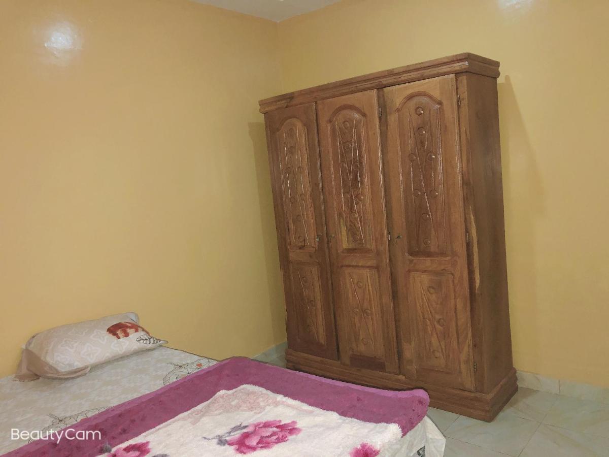 Awamuulamin Manneh Guest House Abuko Esterno foto