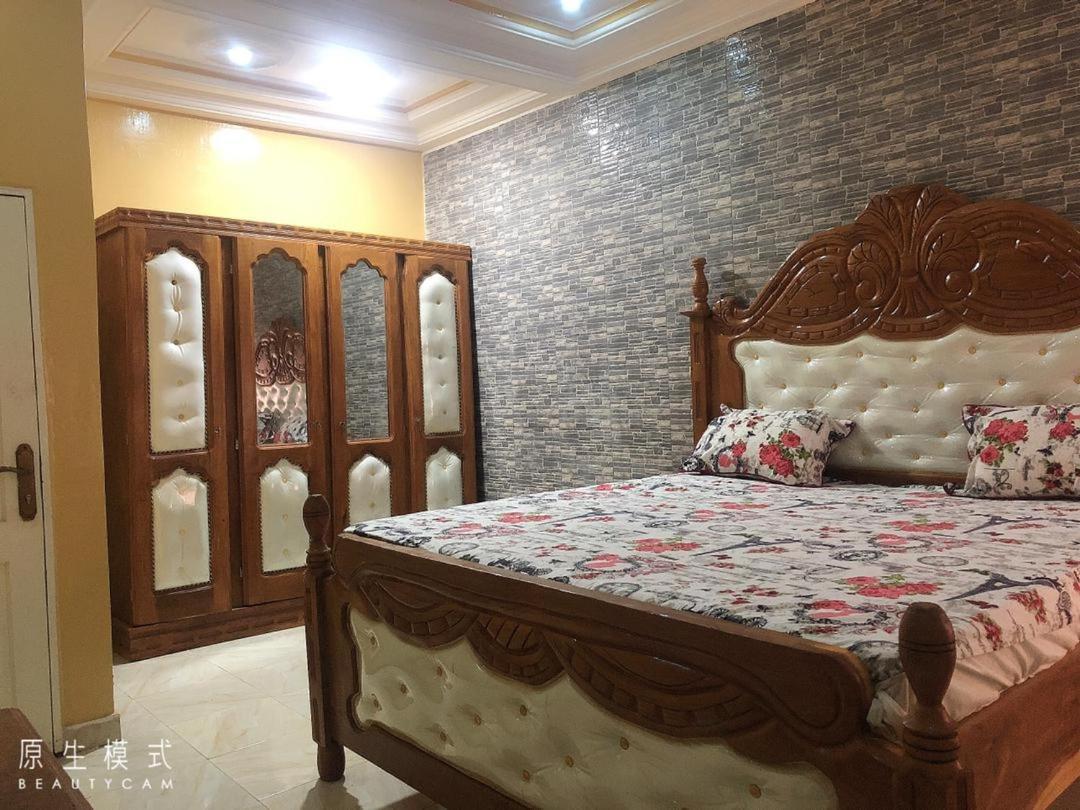 Awamuulamin Manneh Guest House Abuko Esterno foto