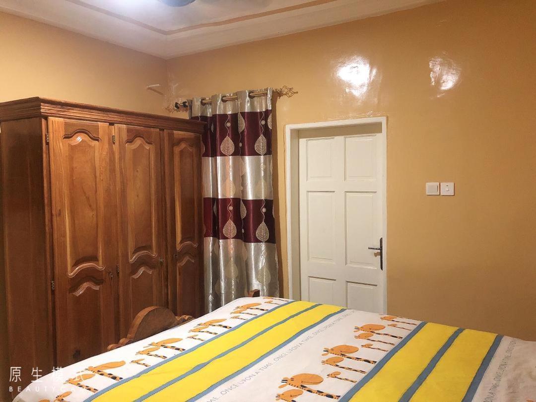 Awamuulamin Manneh Guest House Abuko Esterno foto