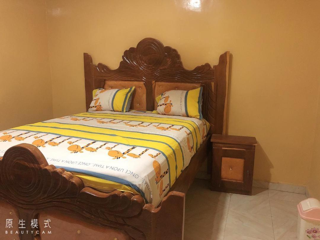 Awamuulamin Manneh Guest House Abuko Esterno foto