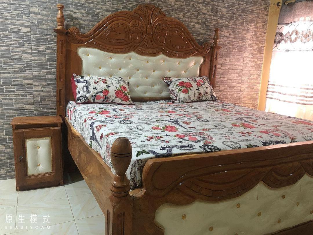 Awamuulamin Manneh Guest House Abuko Esterno foto