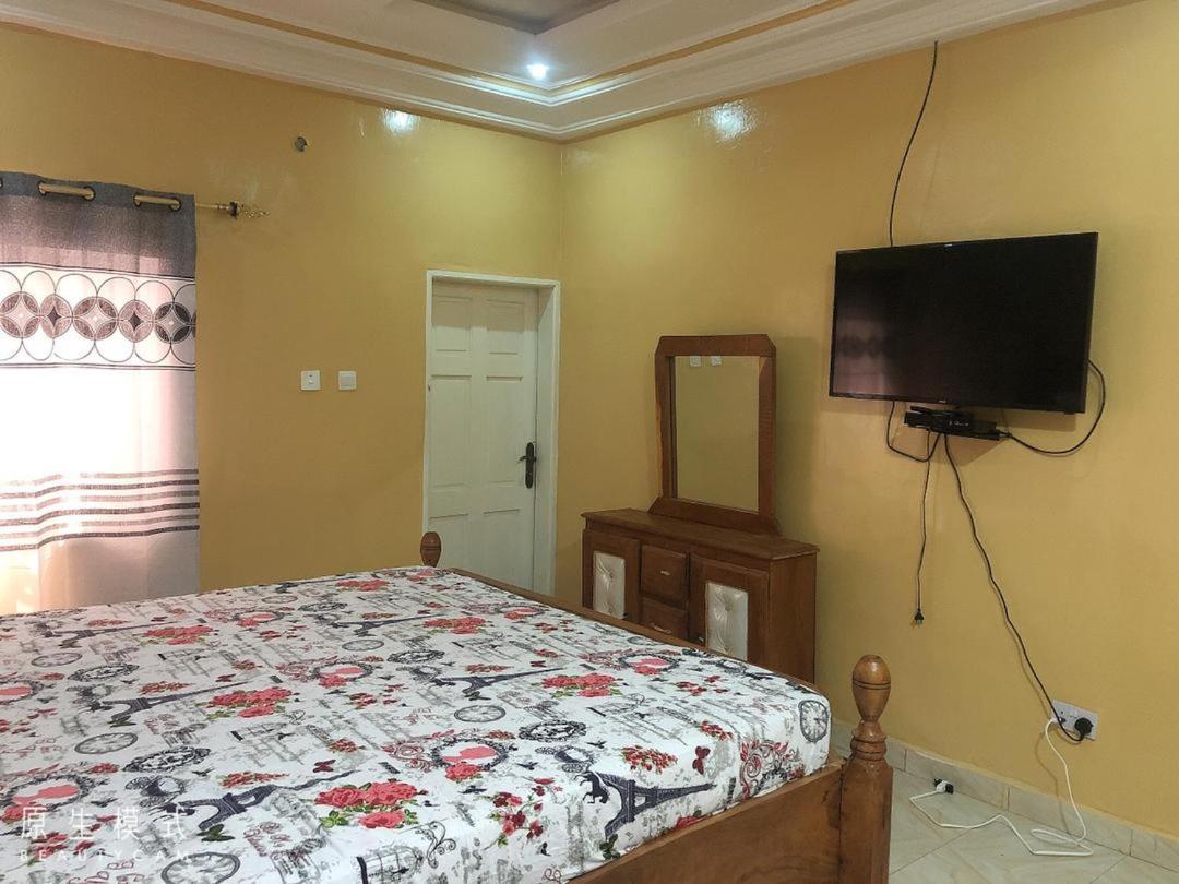 Awamuulamin Manneh Guest House Abuko Esterno foto